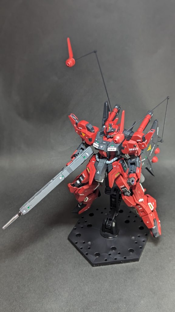 リード線だとインコムの直線的な動きが表現出来なかったので真鍮線に変更中継機はランナーを適当に切って付けてます