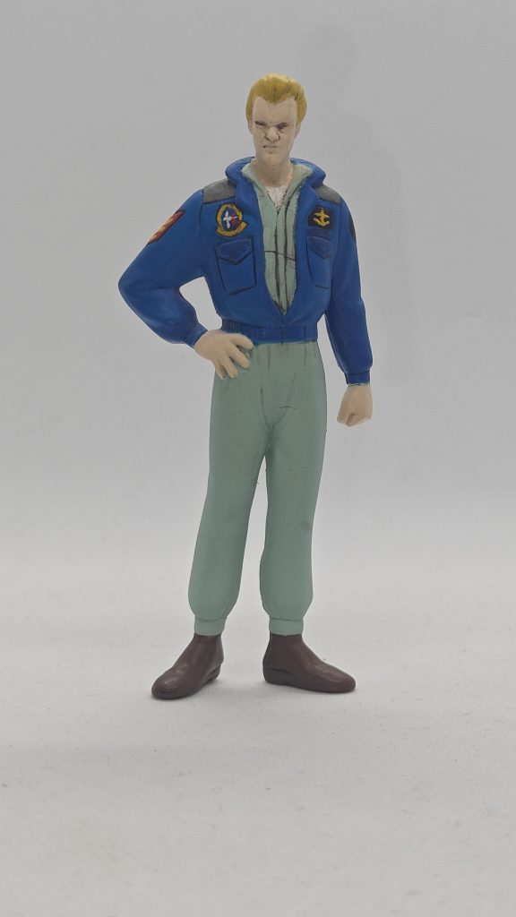 おまけの1/20バニング大尉。エンブレム塗装が地獄でした。