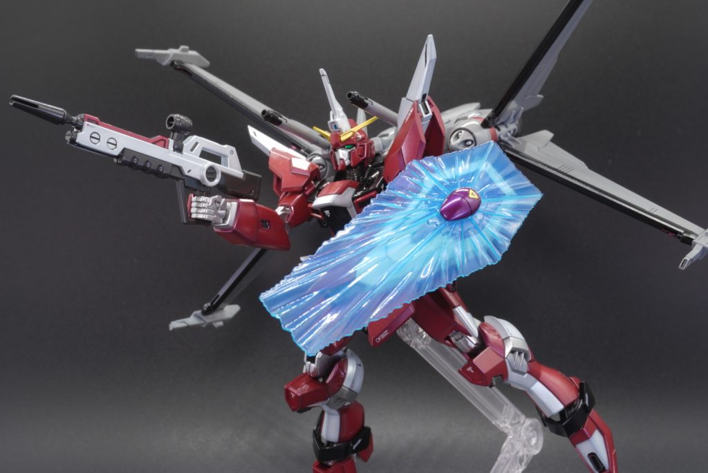 塗装レシピは下記です。レッド…パープルサフ、フレイムレッド、マイカカラー(レッド+ピンク)ブラック…ブラックサフ、アルティメットブラックホワイト…ブルーグレーサフ、アルティメットホワイト、ムーンストーンパールパープル…パープルサフ、マイカカラー(パープル+レッド)グレー…ブラックサフ、ニュートラルグレー3、パールマーズライトグレーシルバー…ブラックサフ、スターブライトシルバーイエロー…ブラックサフ、スターブライトブラス