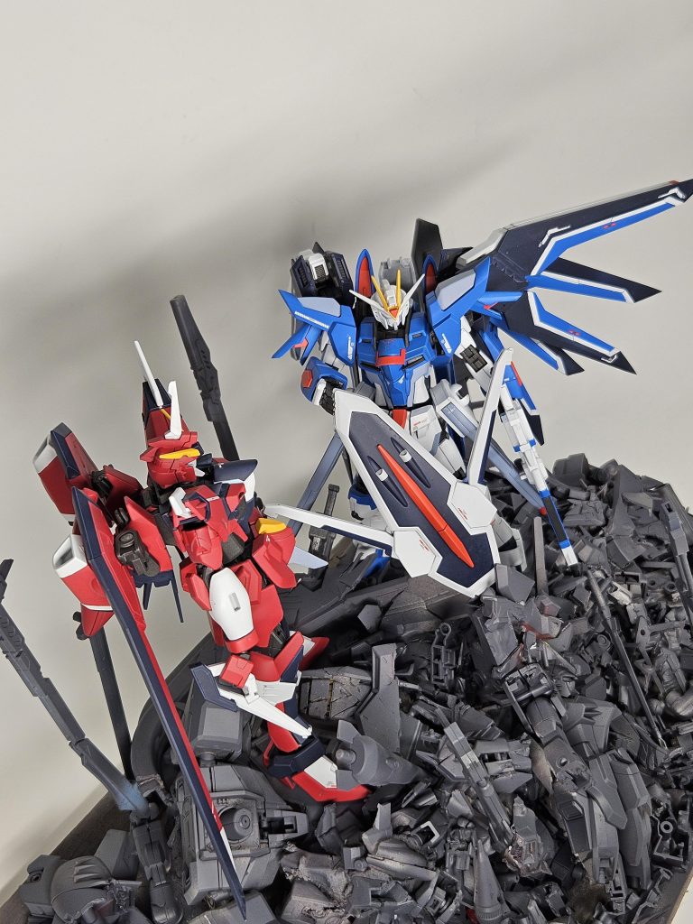 台座に使用したジャンク一覧HG旧デスティニーHGフリーダムMGストフリHG旧パーストHGストライクコレクションシリーズ インパルス1/100 ジャスティス 等