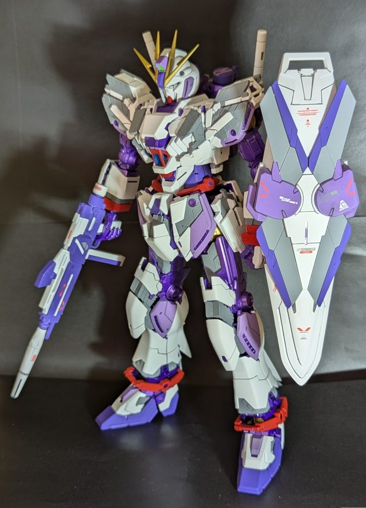 ガンダムNTは一度観たきりで、こんなにカッコいい機体だったかなというのが正直な印象(笑)