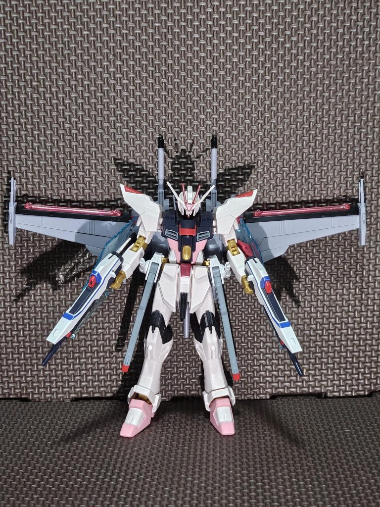 カガリ!コレを使え!オオトリの発展型なら色合いが合うに決まってる笑 軽くテープで止めてます。汎用接続パーツは次回作成します!