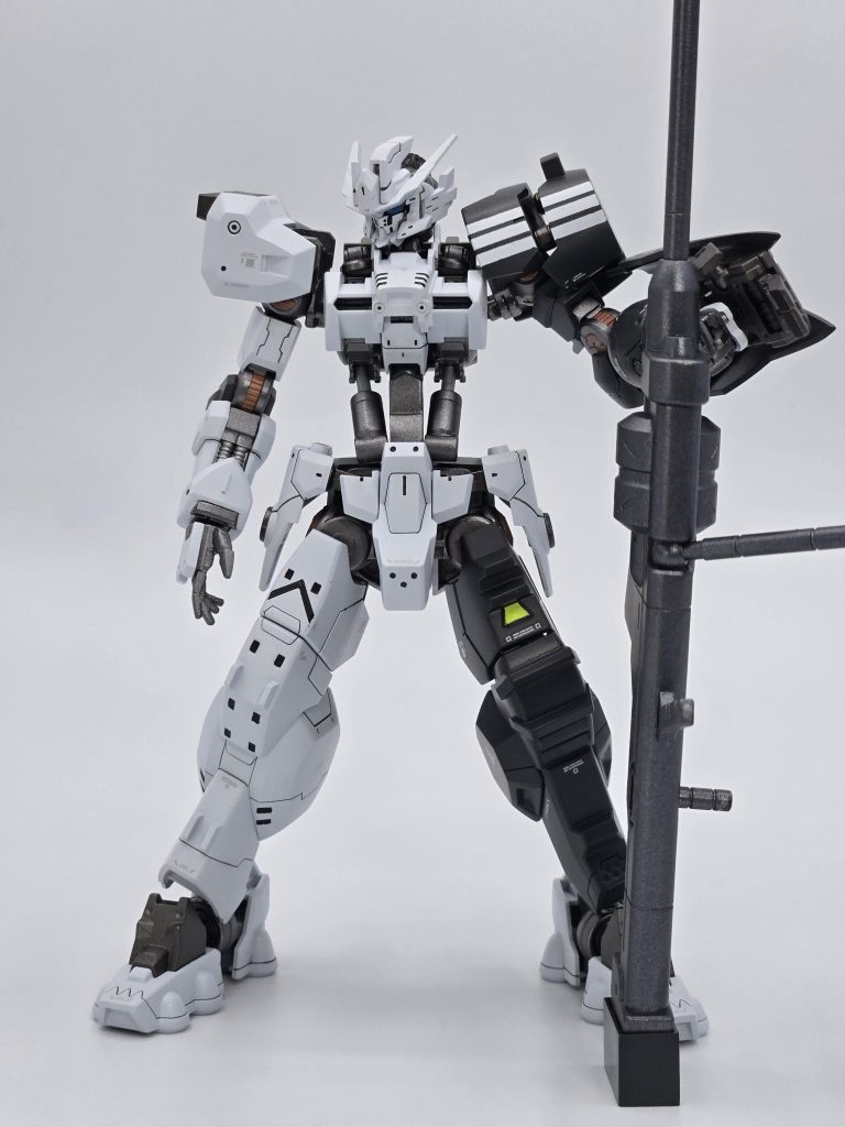 3本ラインはキャラクターモチーフなんですけど普通にアディダスになりました。