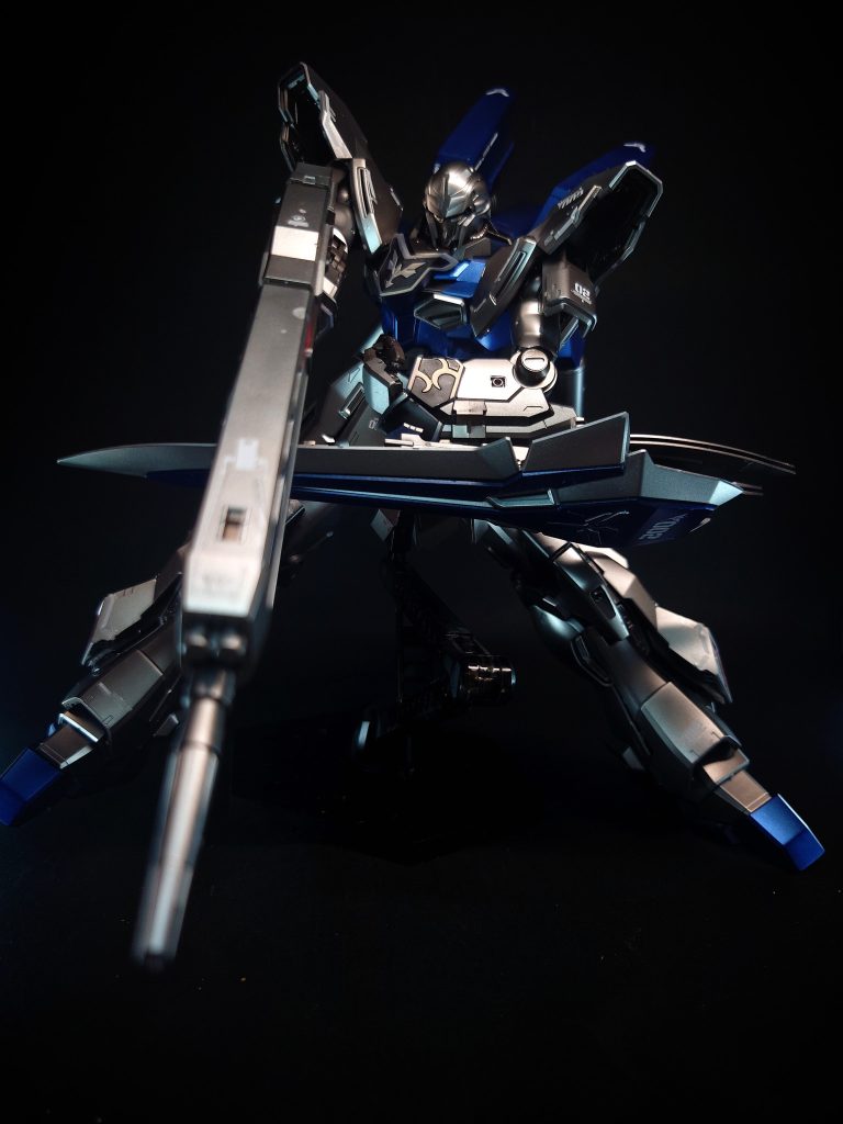 ハイ・ビーム・ライフル(第二種仕様)スタイン専用の大型ビーム・ライフル。ベースはシナンジュが使用していたビーム・ライフルだが、ジャケットパーツを取り付けた事で大型モデルとなった。銃身下部にバズーカ、グレネード・ランチャーを取り付ける事が可能。