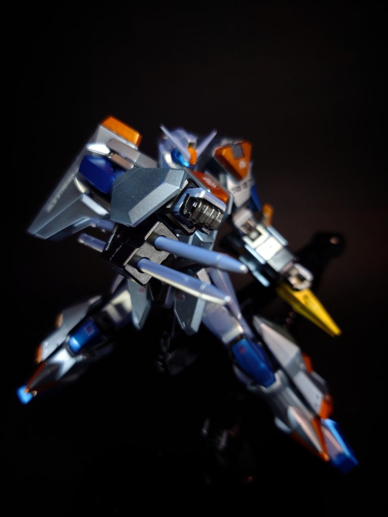 XM61 超高速運動体貫徹弾 ランサーダートII右腕部に装備された実体弾兵装。貫通力の高い杭状の炸裂弾を発射する。ブリッツとは異なり2連装となっている。