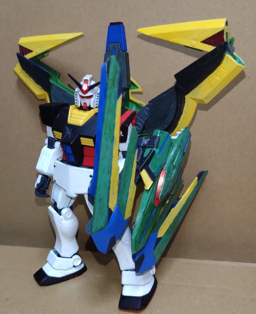 キルトリアWの分離合体には、このような合体もあります。例として『GRガンダム』を使いました。ソードアーマー(デルタフォーム)を背中に、ディフェンスアーマーを腕に装着。シールドの役割を持つディフェンスアーマーからはハイメガ系のビームが放たれることでしょう。また、ヴォワチュール・リュミエールによってパイロットの小隊長ことアルカ・アドニスは高速戦闘が行えます。