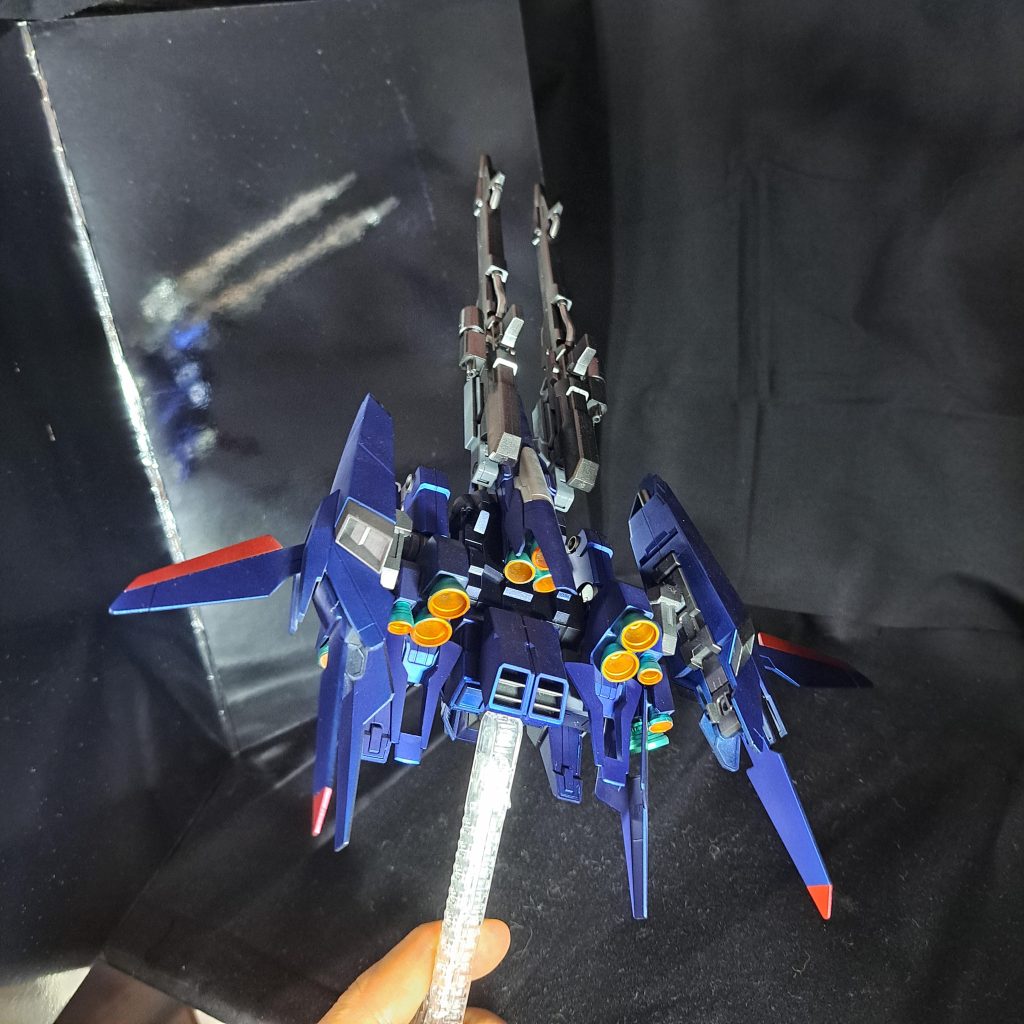 ウェイブライダー形態！本体がギュッと凝縮していて砲身が突き出てているユニークなメカですが、とてもカッコイイですよね〜使用した塗料メイン青:exブラック→GXメタルブルー→GXクリアディープブルーシルバー:exブラック→スターブライトジュラルミンレッド:exブラック→GXメタルレッド→GXクリアルージュご覧頂きありがとうございました！