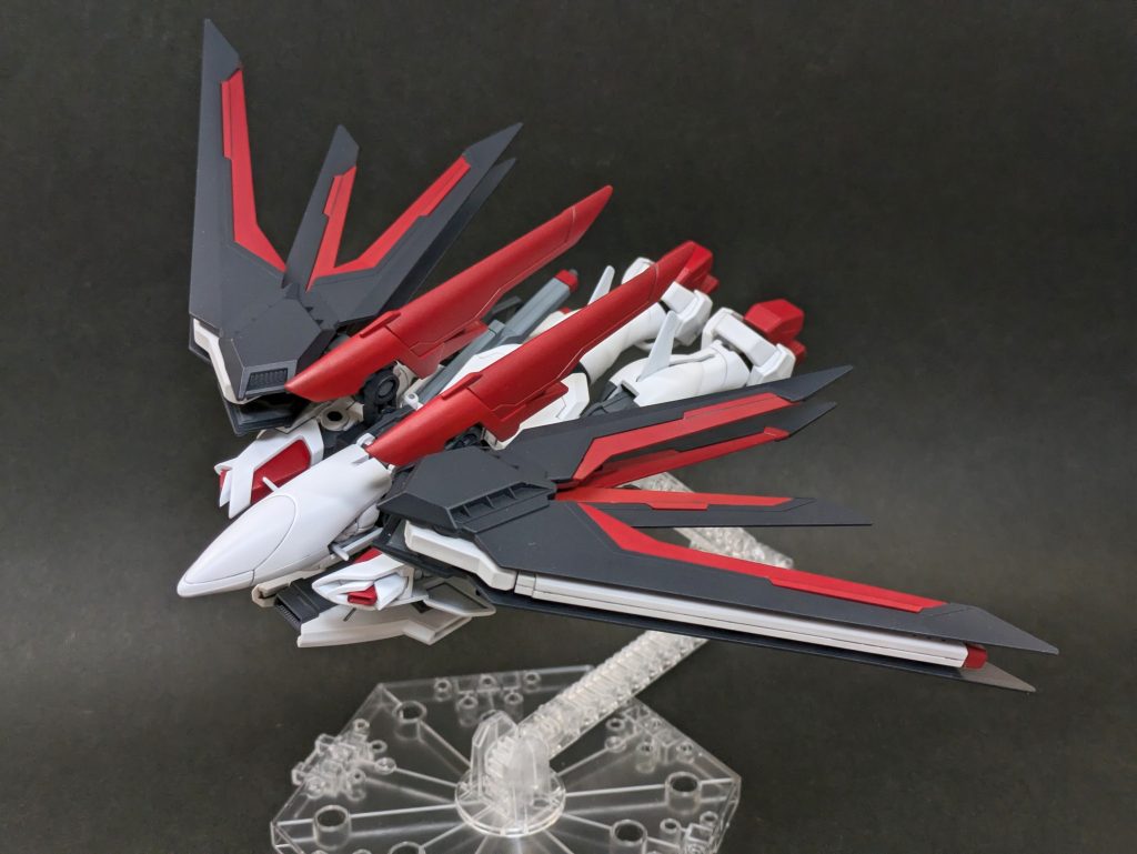 MA形態前作のイモータルフリーダムと同様に、肩アーマーを90度せり上るように改造しました以下ブンドド集