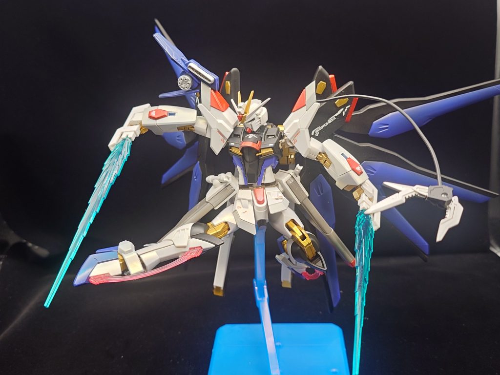 意外と足グセの悪い准将用に脚部にもビーム発生器を装備。新型ビームソードも装備して手数も増えるかな?