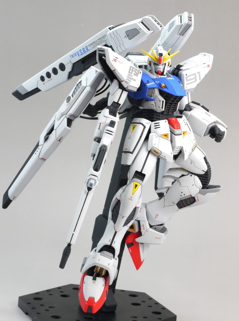 最近目にする機会が多いフリーダムはカッコいいなと思いつつ、アニメや映画を見ていないので思い入れが全くありません。そこで、宇宙世紀の機体で代用してみたつもりです。全然デザインは違いますが、自分では満足しています。