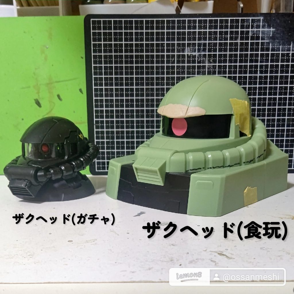 カプセルトイのザクベッドをお手本にして、作業を進めました。