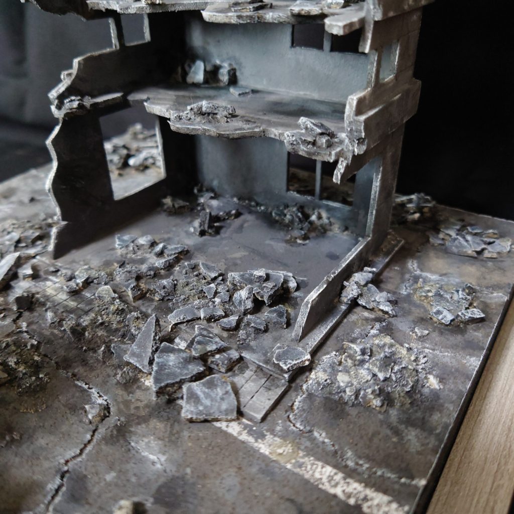 ガレキは本物のコンクリートを使用