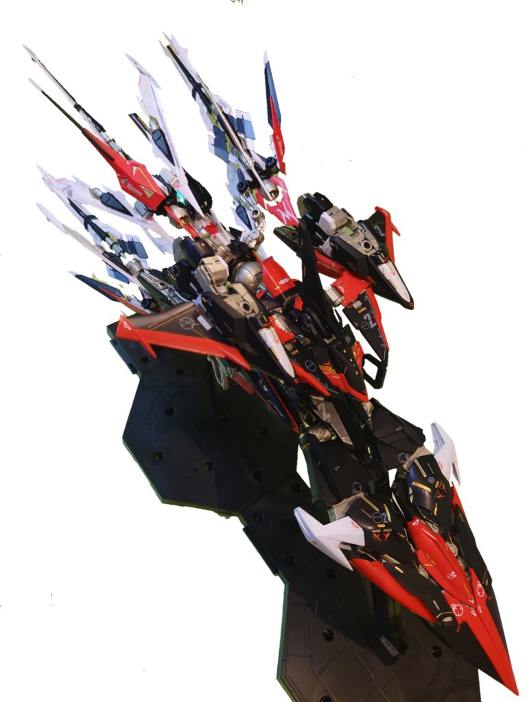 モビルアーマー形態でもストライカーが成立する為の背面が後方に置かれる変形なんでしょうな