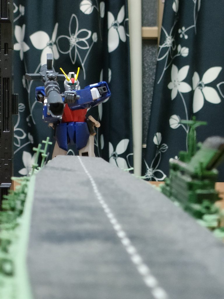 出港した軍艦をバズーカでゼロ距離砲撃し轟沈！