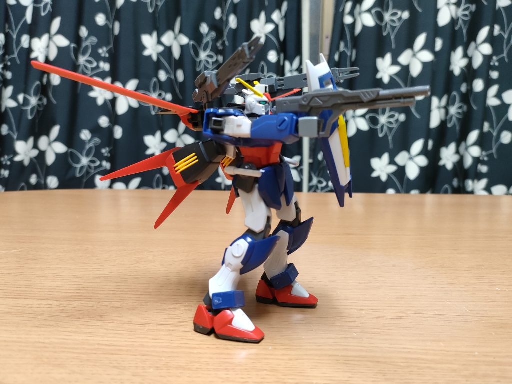 盾で防ぎながら散弾銃で迎撃！