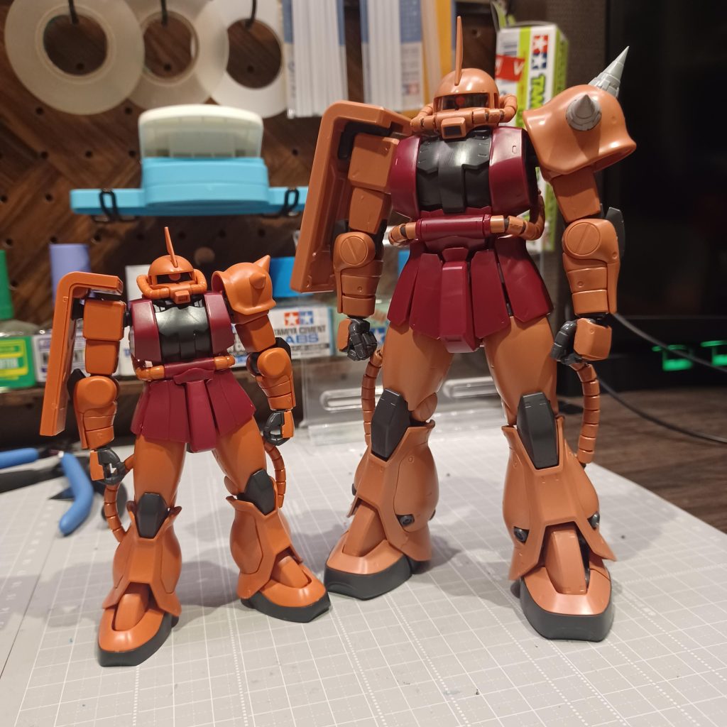 組み立てているMGはすスパイク変えてみたり