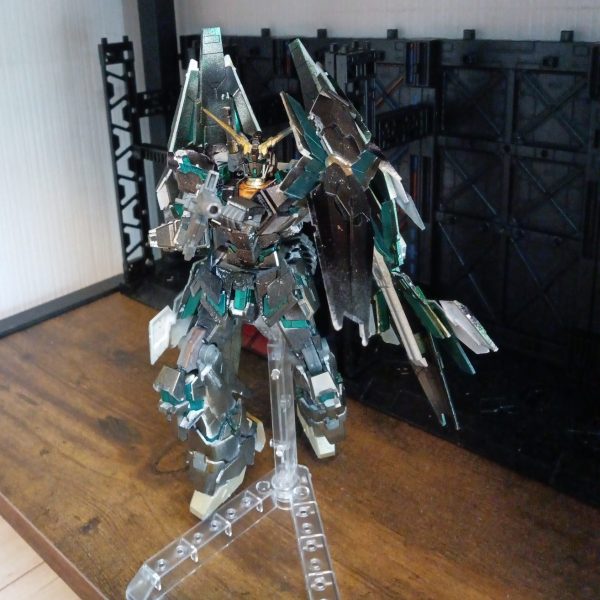 ユニコーンガンダム4号機　デストロイ