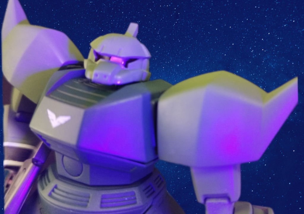 分かりにくいですが光ってます。