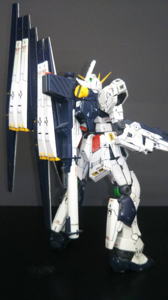 ニューガンダムはフィンファンネルが総じて重く、常にバランスが取りにくい機体なので立たせるのも大変です。この機体を実戦投入にするにあたってチェーンが一番気を使ったのも多分このバランスでしょうねw