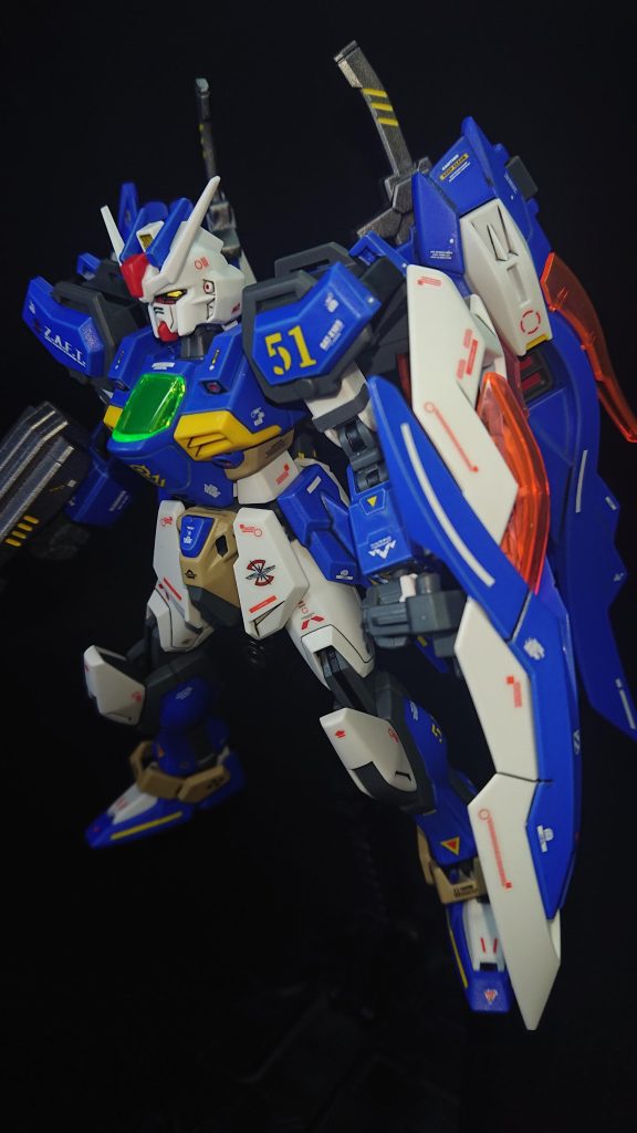 頭部               :ストライク胴体               :ガンダムDX腰部               :ストライク肩                :ストライク腕部               :ストライク脚部               :ストライクバックパック:ウイングガンダムゼロ炎武装               :ツインバスターライフル(ウイングガンダムゼロ炎)                       ハイパーカレトヴルッフ(ウイングガンダムゼロ炎)                       ビームサーベル(ウイングガンダムゼロ炎)                          ウイングシールド炎(ウイングガンダムゼロ炎)                       ミサイルコンテナ(ガンダムハルート)