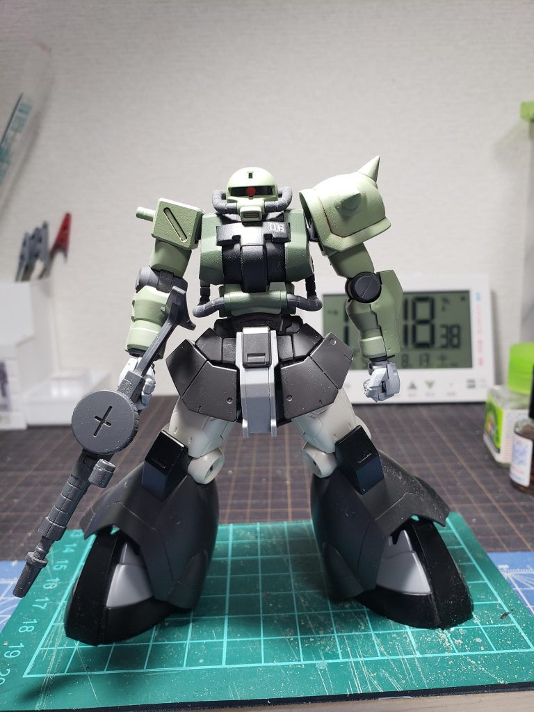 プレバンのアイナザクを持っていなかったのでドム試作実験機から制作しました