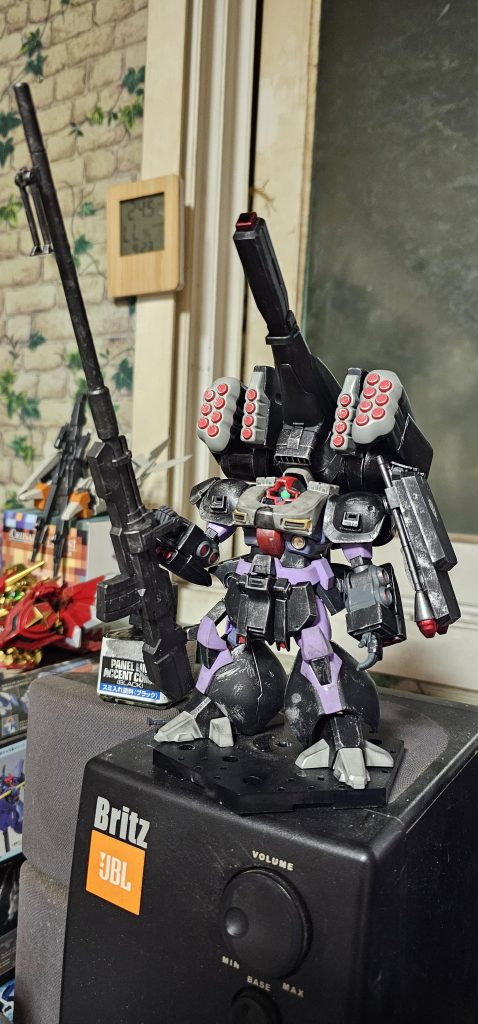 ズサのブースターの前面にはビームバズーカを追加し、サブフライトユニットの火力を追求しました。