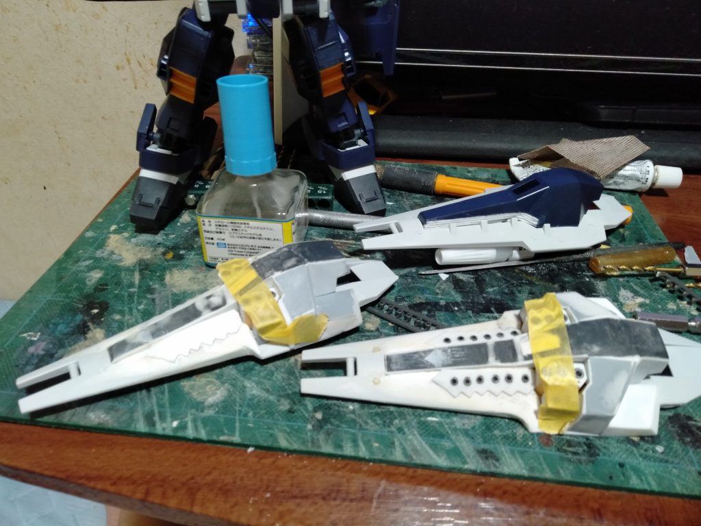 とりあえず、完成?しました(笑)やっぱ、いざ始めてくると色々プラ棒などの1mm以下なんて無いですし、折衷案になってセンサーは少し大きくなりましたが。通常のシールドブースターもフィンを増設するとやはりアレコレと・・・(;´д`)トホホ。