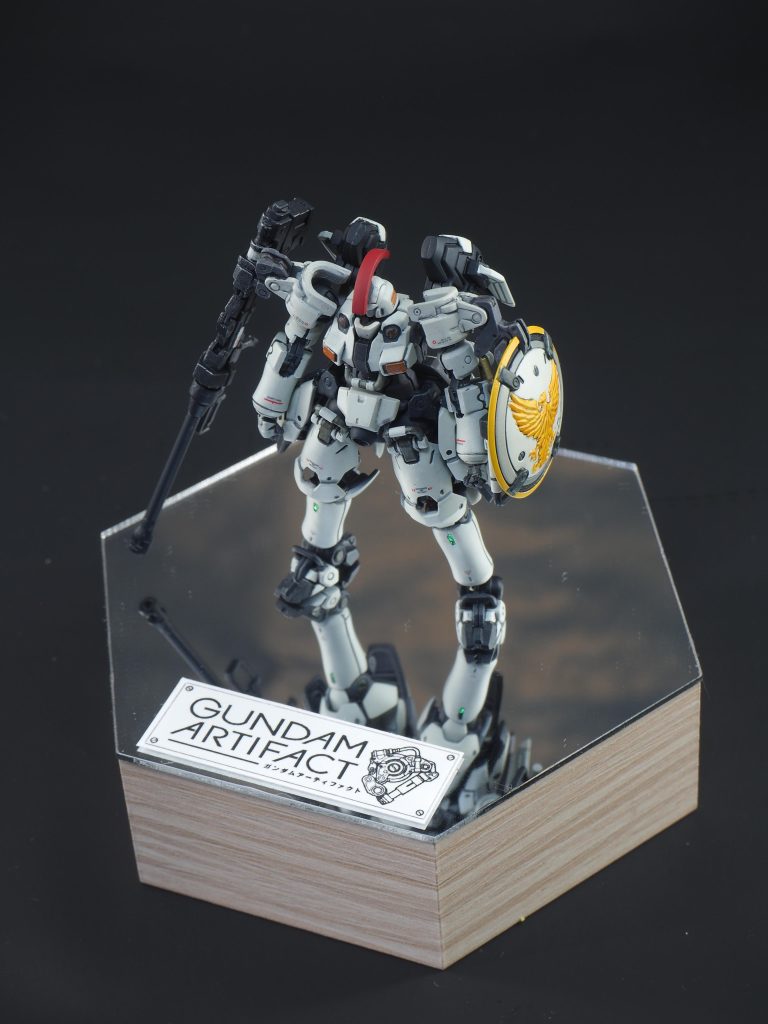 アーティファクト用の台座作りました！下からの様子も見えていい感じです