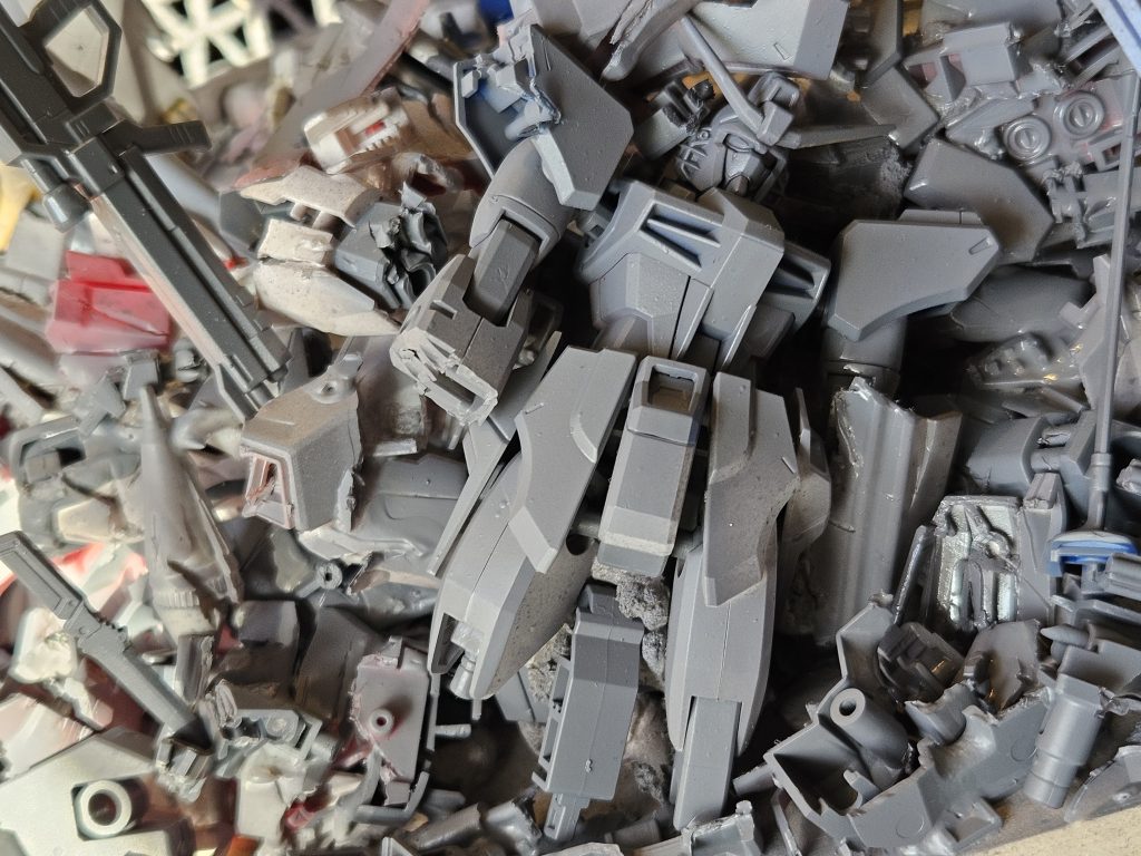 台座はナスカカラーのグレー系でベタ塗り時間がなかったんです!