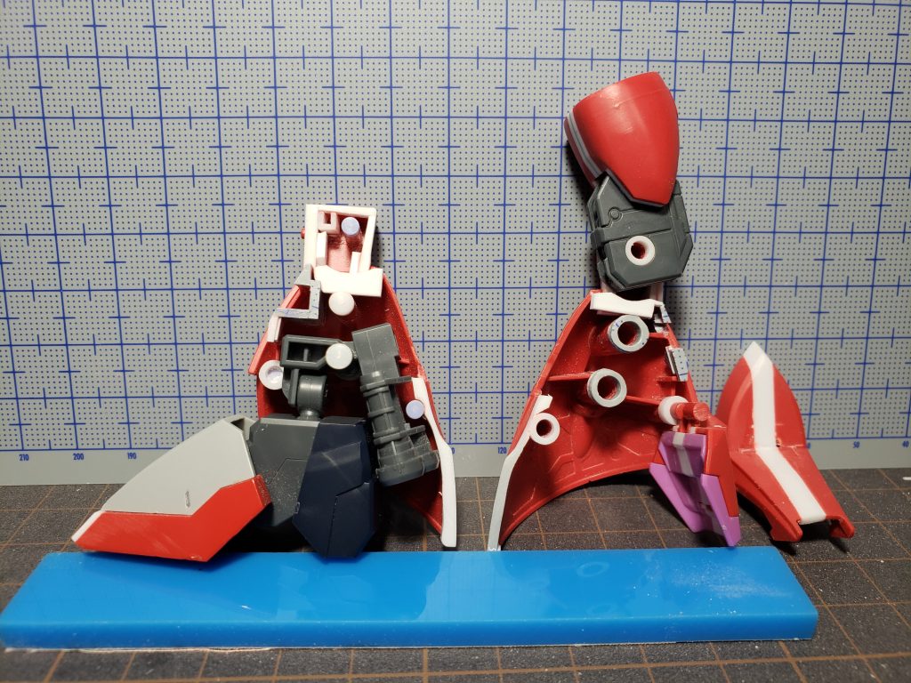 スネ部分は4mm幅増ししてつま先はレジェンドのパーツを加工して取り付け