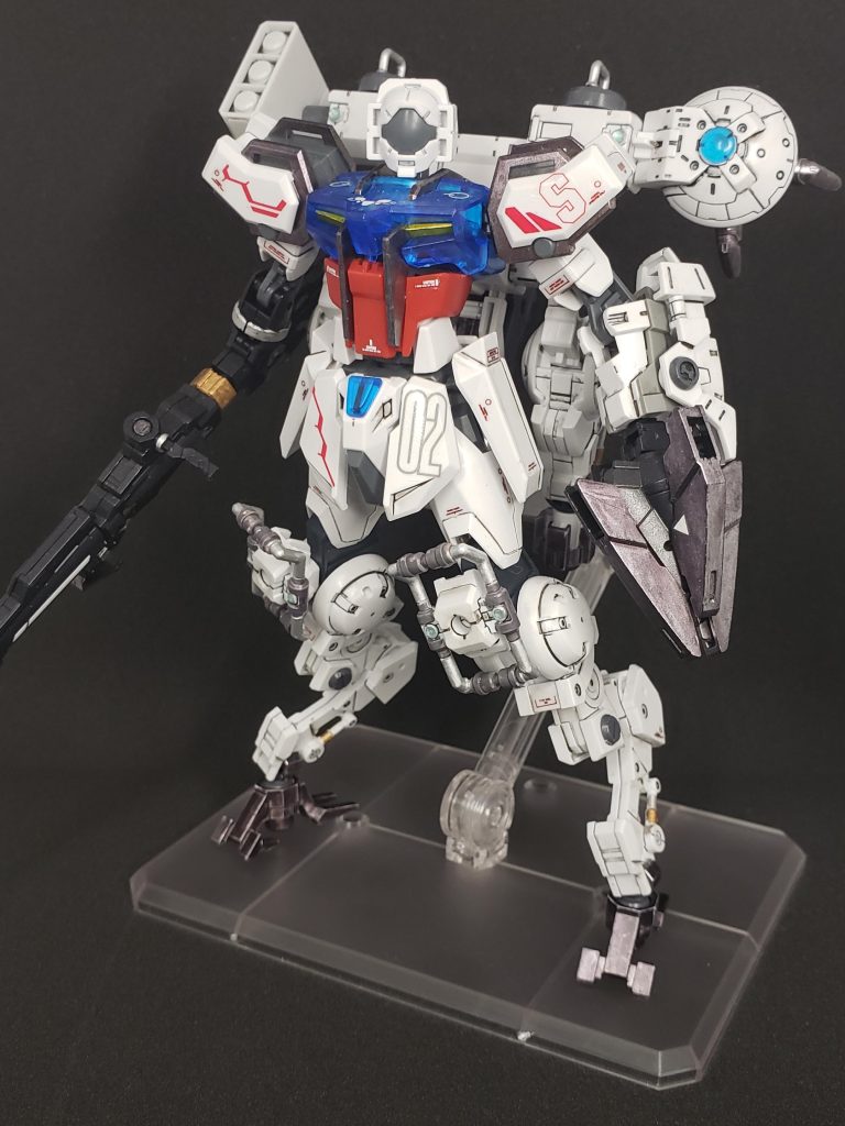 全体像EG部分はさっぱりしているのでデカール多め。30MM部分はラインが多いのでデカール少なめ。全体的にはうるさくなる感じを目指しました。