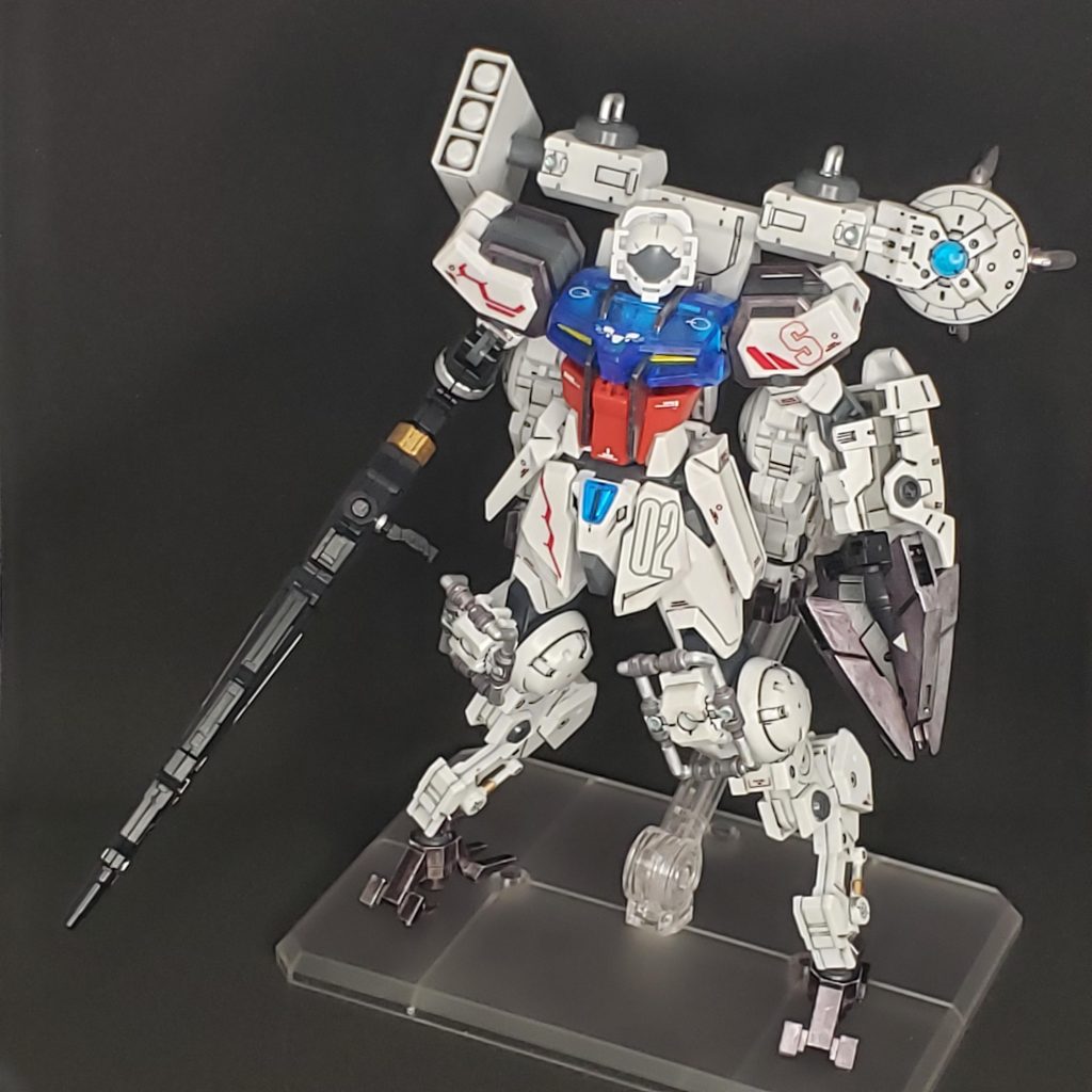 俯瞰分かりにくいですがバックパックや膝ガードにカラーレジンでレンズ入れました。塗装しないと目立たないな。