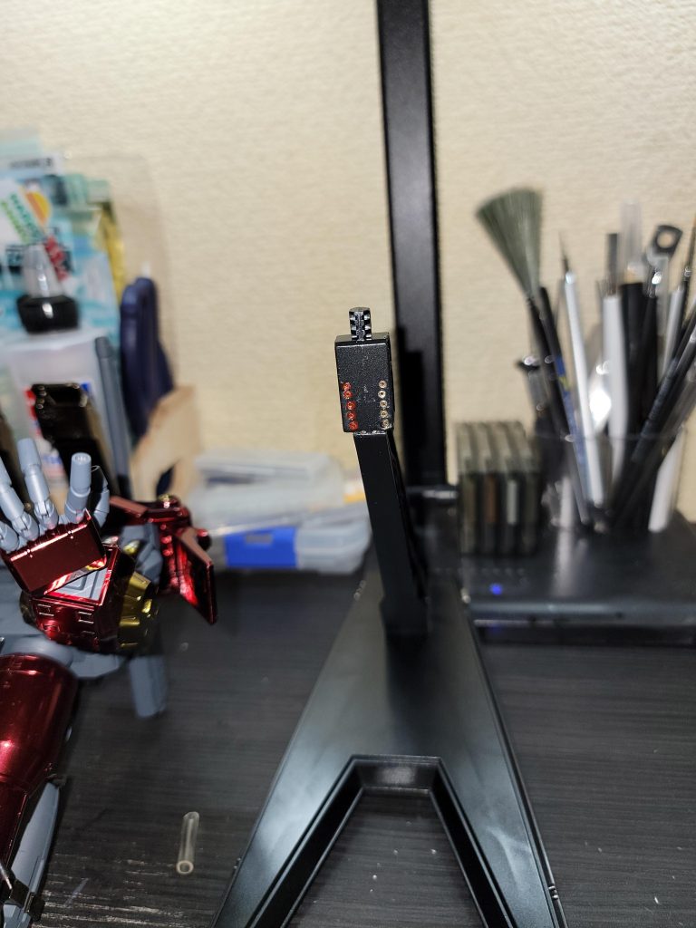 この台座もそのままだと入れたい棚に入らなかったので、少しだけ加工して高さを変えましたが一番面倒だったかもしれないです。