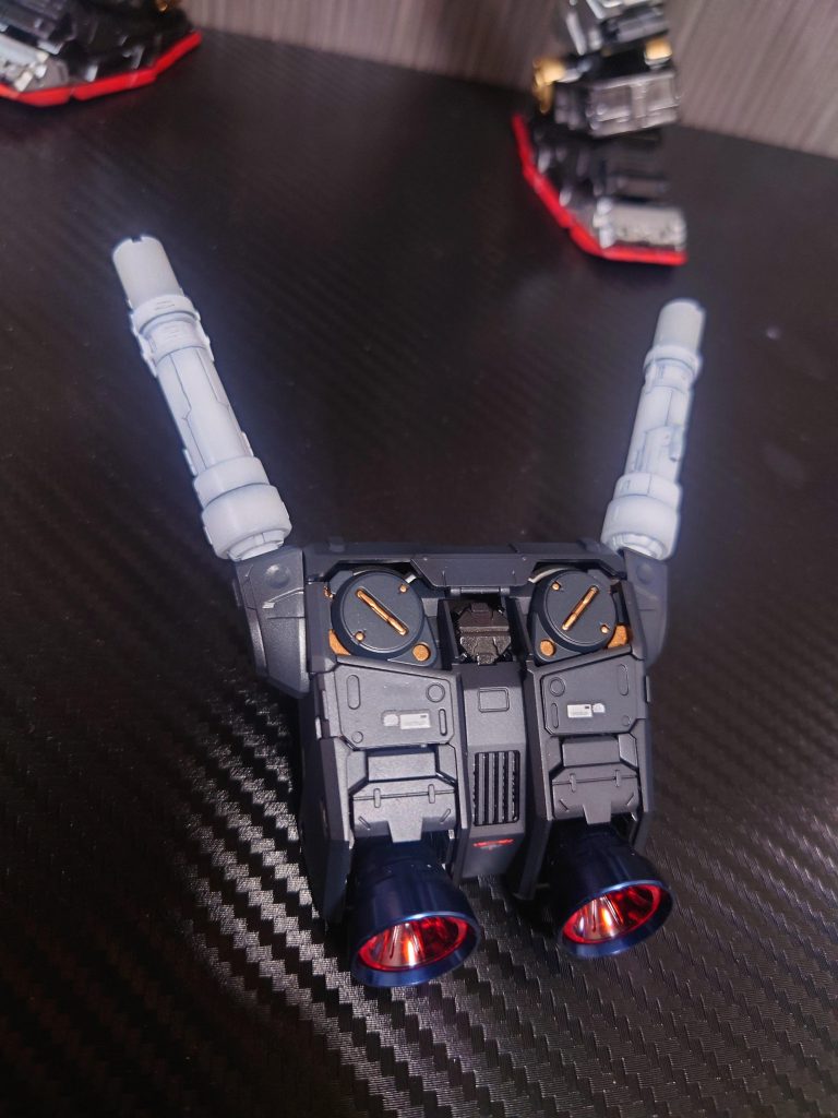 ミッドナイトブルーに黒を足して青っぽい黒に😀