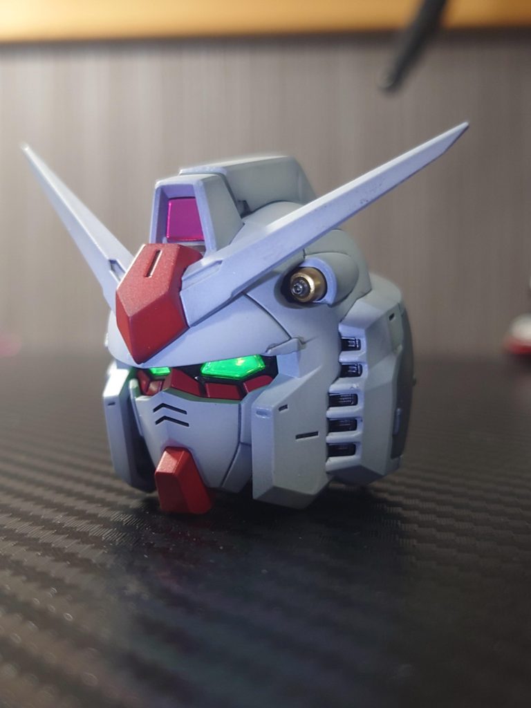 目は蛍光塗料でビコーンシステム😀バルカン部には金属パーツつけてみました😀