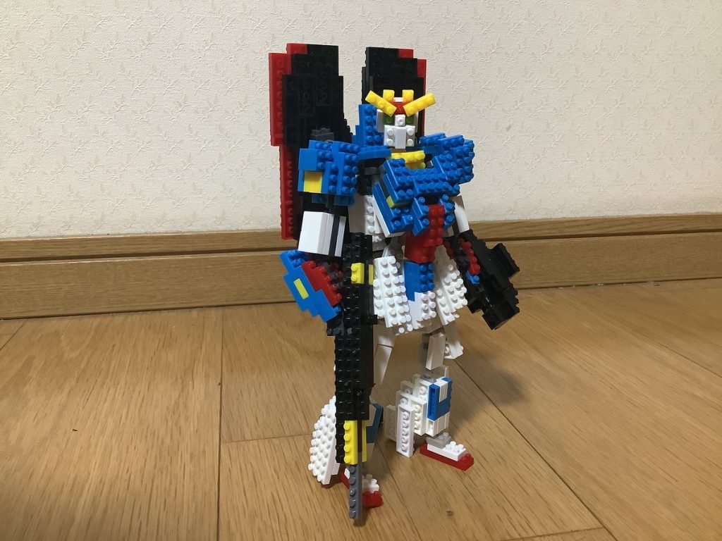 変形させるとこうなりますこのZすぐ重さで自壊するので変形させられて気持ちがアズラエルです。やったああああああ!!!!!!!そしてなんと!絵を練習して練習して練習して、それなのに胴体どころか顔しか描けない!!!という状態でしたが、友達に教えてもらいまくった結果絵が描けるようになりました!!!こんなにうれしい事は以下略