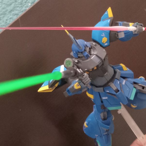 Made a beam firing effect using a beam saber handle and blade （3枚目）