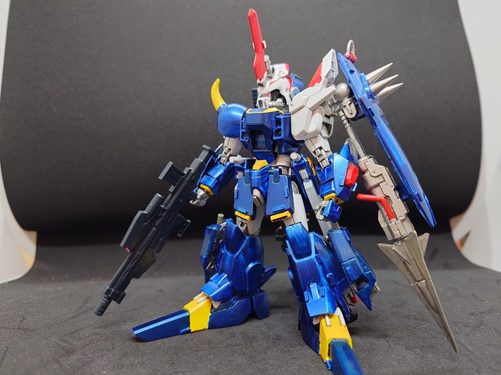 はい、もうごらんのとおり某青い騎士が乗っているAT(言っちゃったよ・・・)がモチーフですね。製作中の写真でご説明しますが、むろん当初はATモチーフではありませんでした。