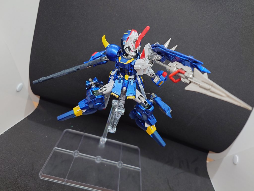 ???「多少古臭い武器だが、威力は関係ない」むしろこのパイルバンカー、末広がりなので大穴が開くでしょうナ。