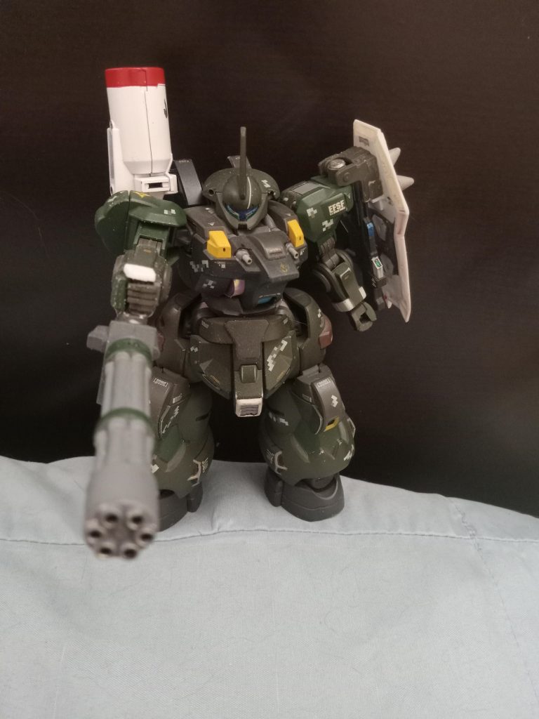 最後に、30mmガトリングユニットのエネルギータンクとベルトを追加しました。