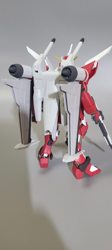 少し前傾にすれば自立可です。