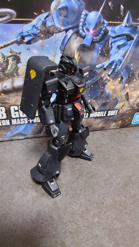 陸戦型ガンダムをメインにグフ、EGガンダム、ガンダムMk-2、ザク2を使用しています。塗装は艶消しブラックとアクリルガッシュ水性絵の具で塗装です