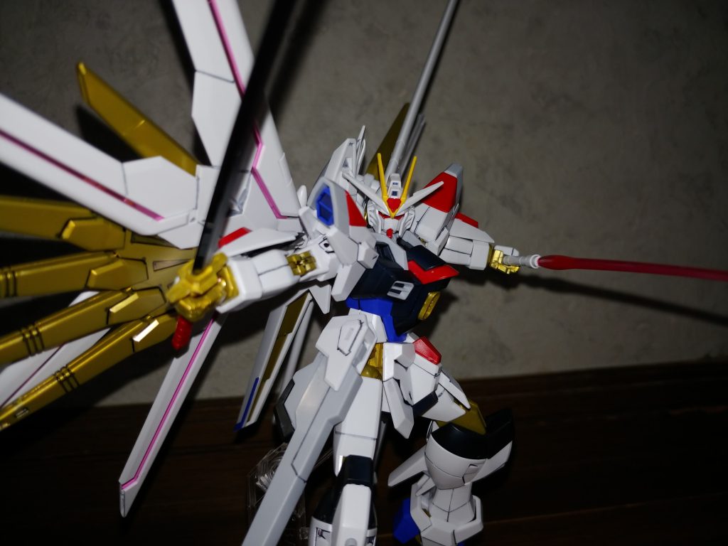 右に普通のミタマ、左にアクータラケルタ（連結、判りませんよね、残念） 