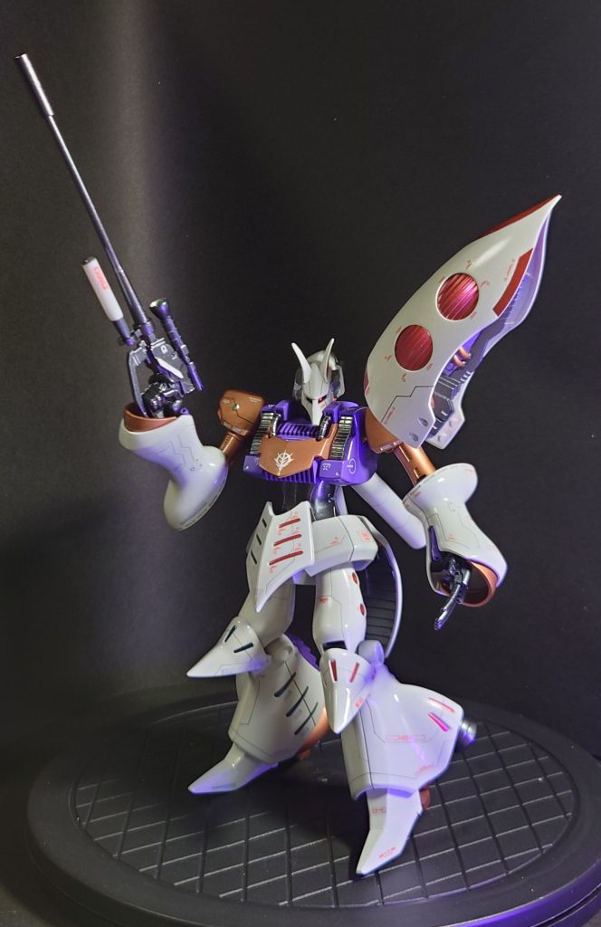 「また、化けましたね~整備長、まさか予備部品まで使って2機同時に作っちゃうなんて。」「ここんところ連邦の哨戒機がウロウロしてるだろ、簡単に見つからないとは思うが基地の防衛も考えてたところだ。」「なるほど、ガズR/Lのようなロイヤルガードってワケですね。」「そうだ、名付けて『イナR/L』だ。」「どういう意味なんです?」