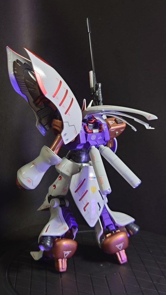 「で、こっちが『イナL』ミドルレンジ専用だ。」「なるほど、こちらからは撃って出ない、あくまで基地が見つかった時だけ、ってことですね。」「察しが良くなったな、俺達はあくまで来たるべき決戦まで戦力を温存しながら正体をバラさずにコソコソと生きていくんだ。」「いや〜、陽の目を見ることはあるんですかね〜・・・」