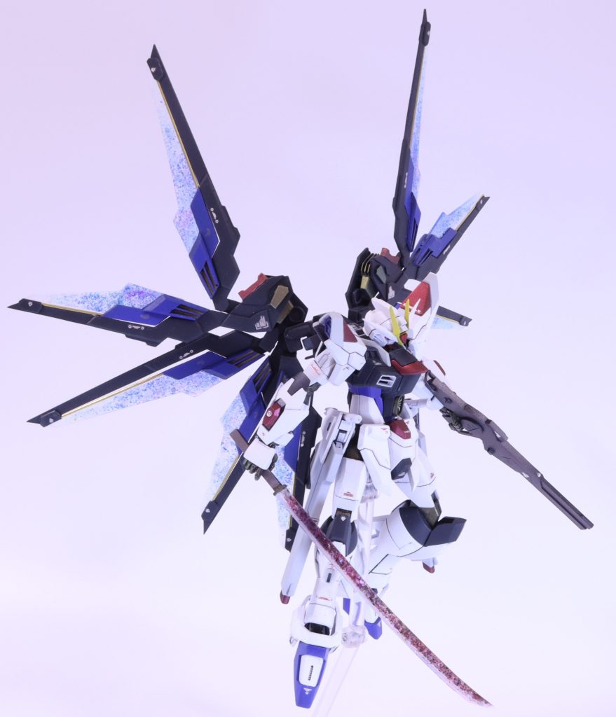 そしてフツノミタマは正式採用として新造。「 フツノミタマ真打」です。コレ新しいレジンの使い方を試験的にしていて白と赤のレジンパーツを別々に作って合わせてます。今後に活かせそうで勉強になりました😏あと元のフツノミタマは製作中に溶剤倒してドロドロに溶けました(笑)