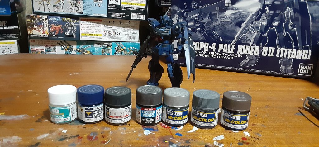 HADES非搭載なら明るめカラー入れるのもいいかなと思って、所々水性のティターンズカラーと今回のために買った水性の白混ぜて水色に近い色入れてみました。以上閲覧ありがとうございます。