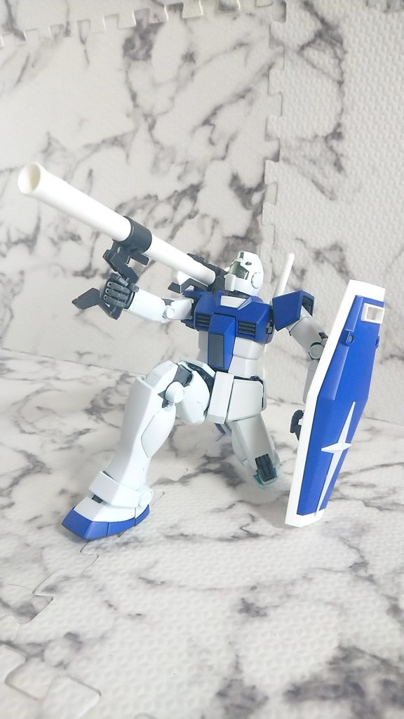 残念な事に下地をベースホワイトが切らして、ホワイトサーフェイサーを使ったから薄っすら緑が消えませんでした。