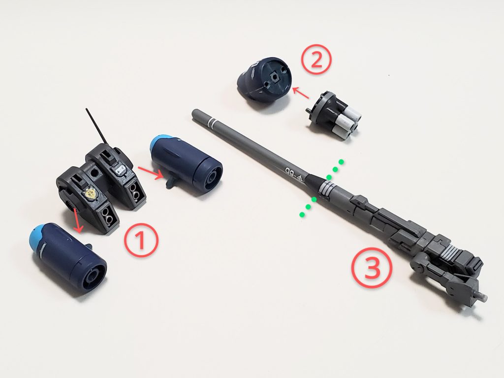 今回頑張った改修ポイント~🤭🎶①バックパックは悩んだ結果、旧HGUC百式のものをベースしました👍索敵センサーのアンテナ📶も装備😎✨②4連ランチャーはガンタンク腕の接続ピンに合わせピンバイスで穴を開け接続❕簡単改修です😊直径サイズ同じでシンデレラフィットです🤩✨③カノン砲はビルダーズパーツの折り畳み式キャノン砲をベースにし、先端にガンタンクの180㎜キャノンをブッタ切って接続しました😎✨