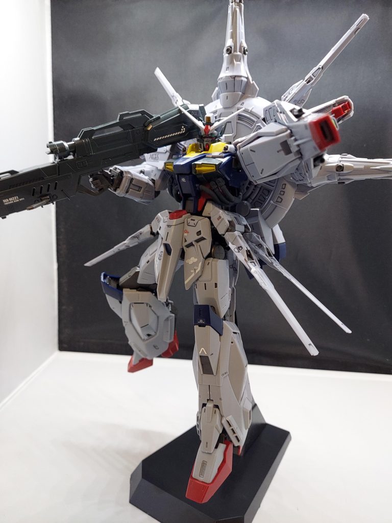 スミイレとデカールのみですがさすがMG♪デティールが細かくて半端ないです